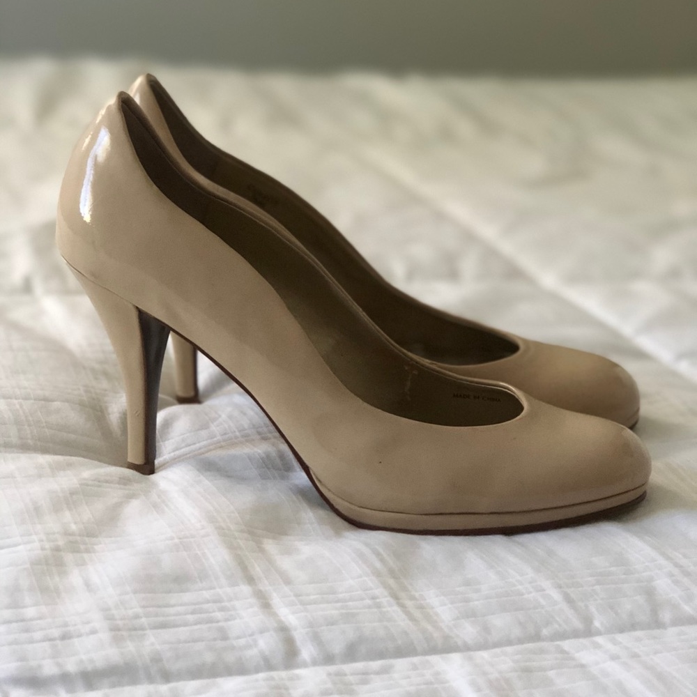 Tahari Nude Heels